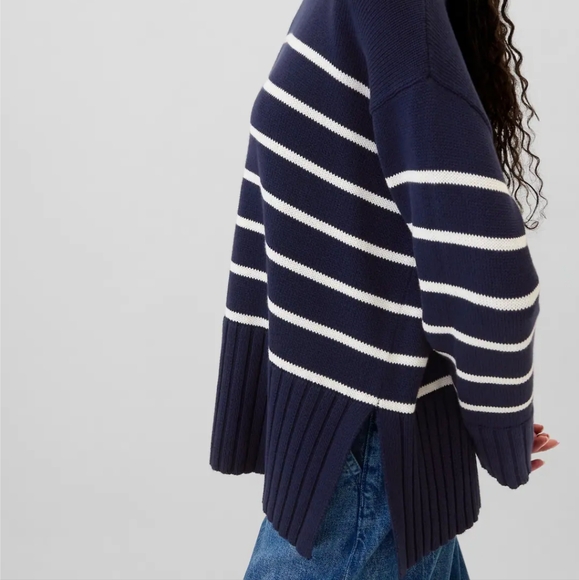 Oversized Split Hem Sweater With Stripes - Picture 2 of 8